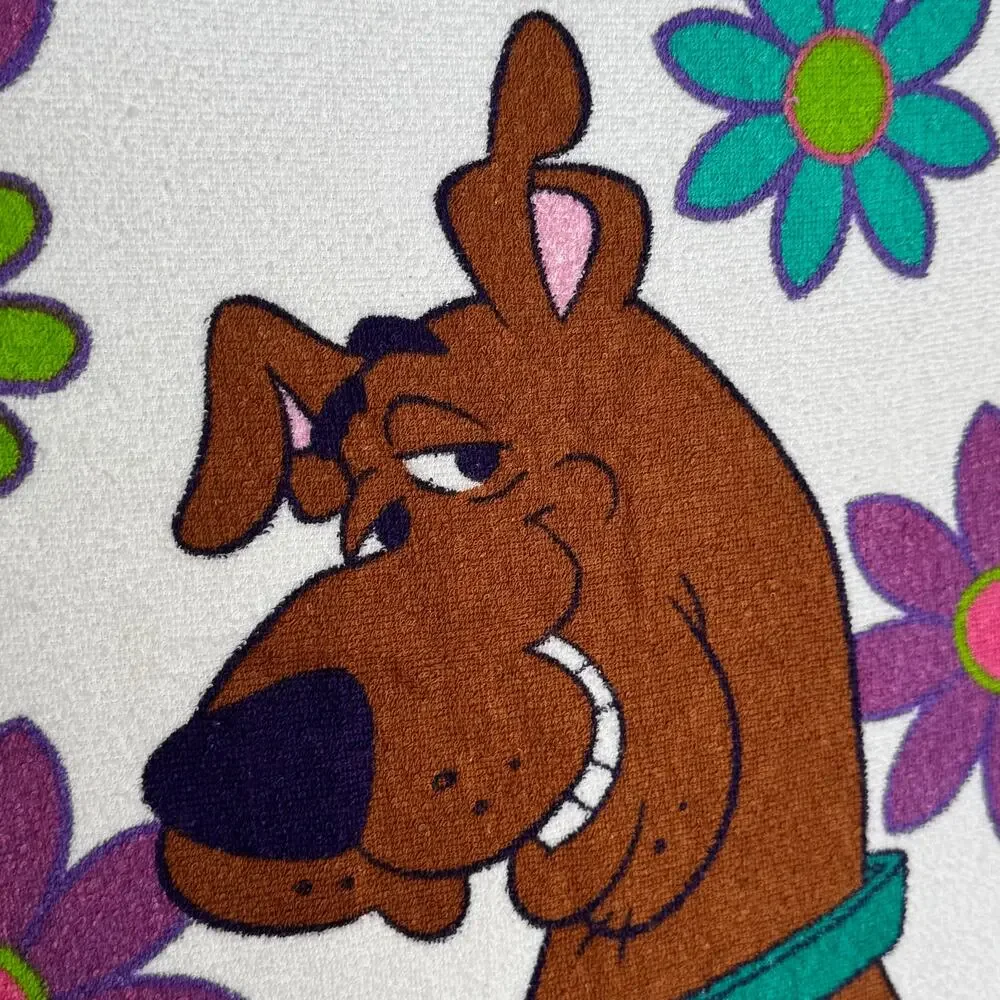 Vintage 2000s Scooby-Doo Hanna-Barbera Floral Beach Towel Y2K 26x52.5